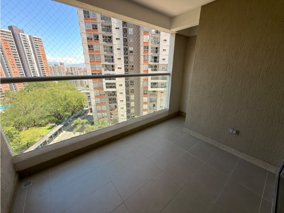 Arriendo Apartamento Loma de Los Bernal — foto 6