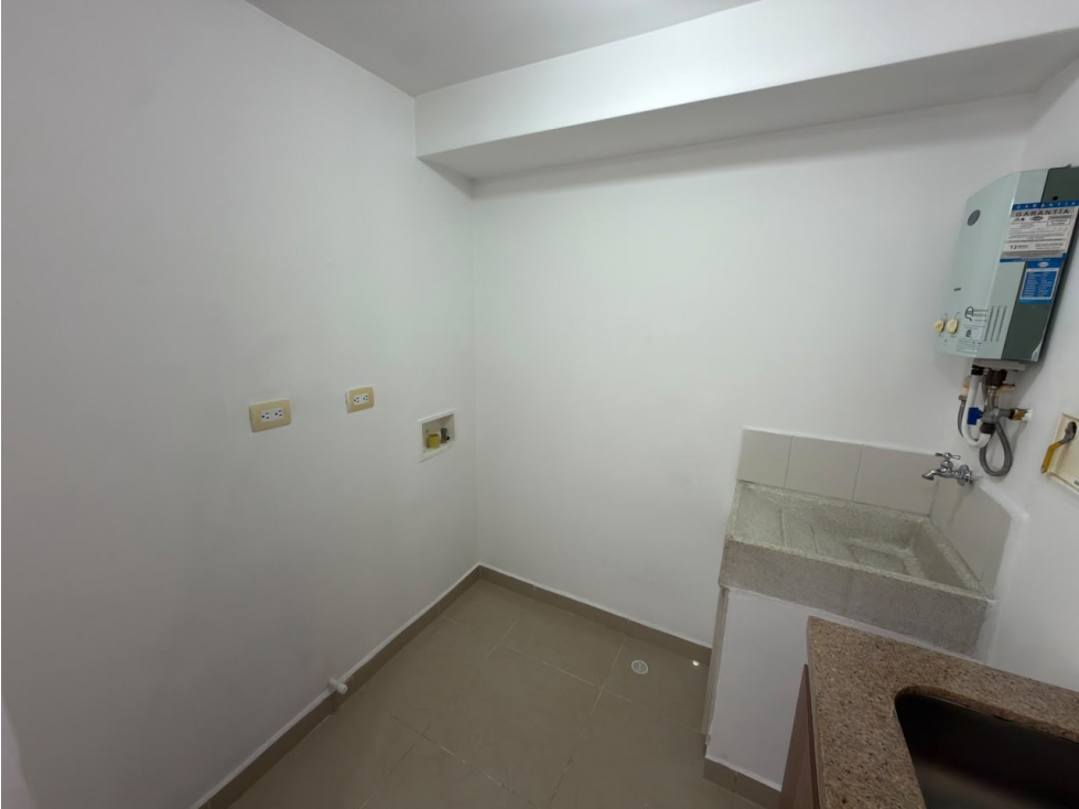 Arriendo Apartamento Loma de Los Bernal — foto 5