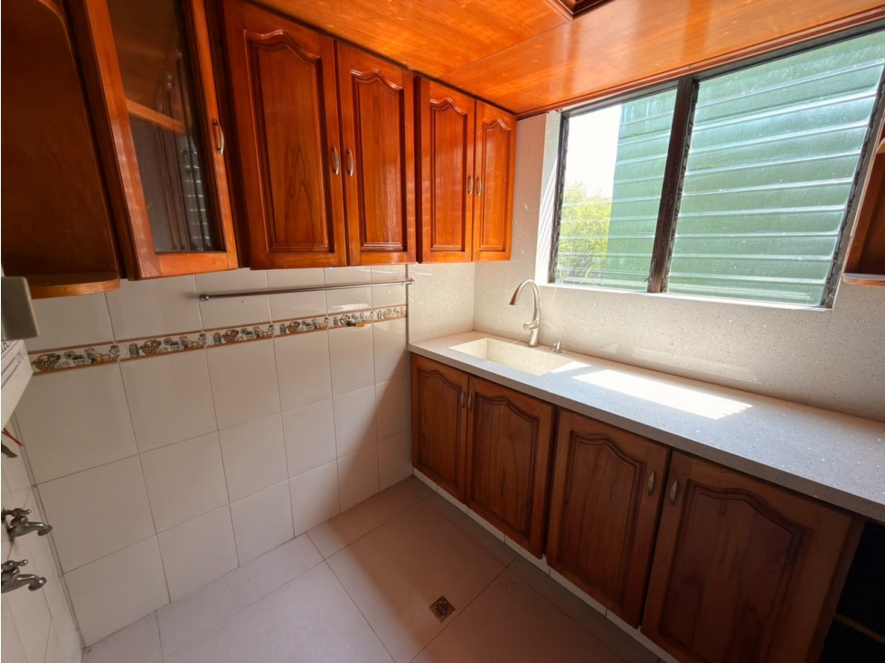 Arriendo Apartamento En La Mota — foto 5