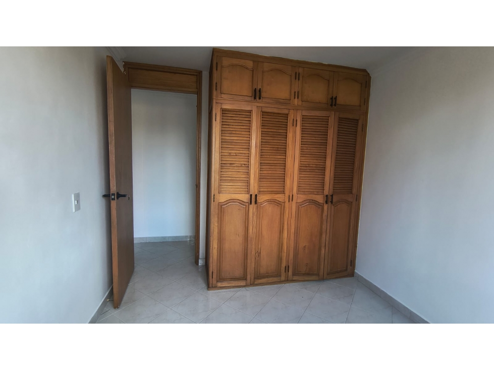 ARRIENDO APARTAMENTO POBLADO CASTROPOL — foto 6