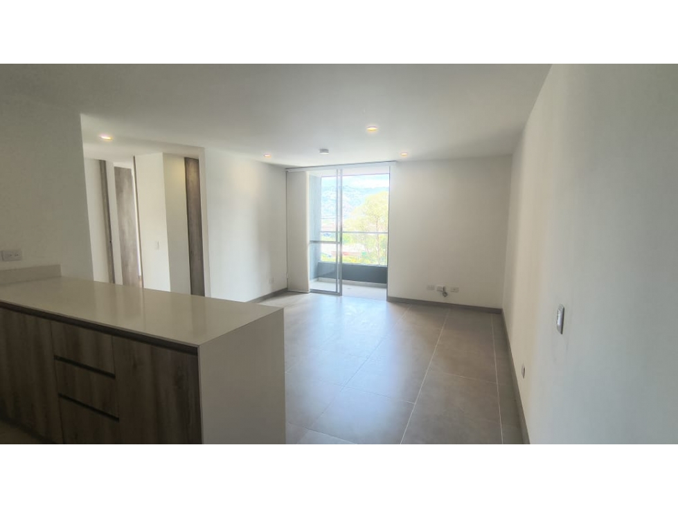 ARRIENDO APARTAMENTO CIUDAD DEL RIO — foto 2