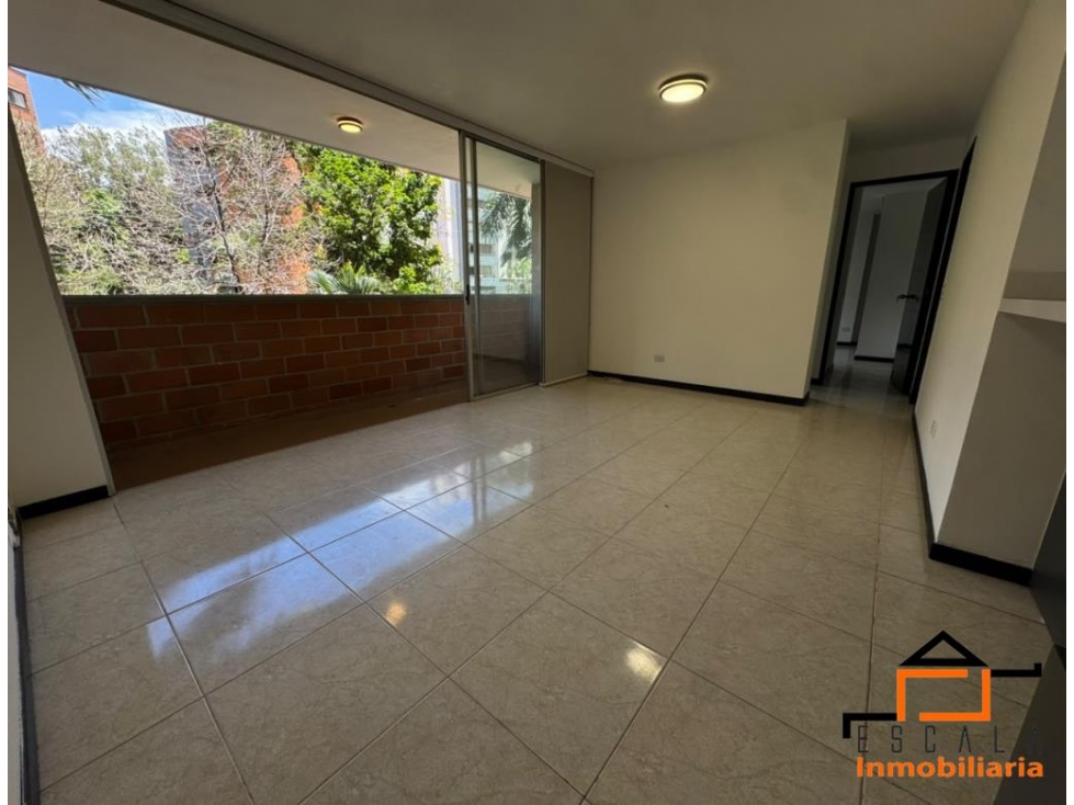 Arriendo Apartamento Loma de los Bernal