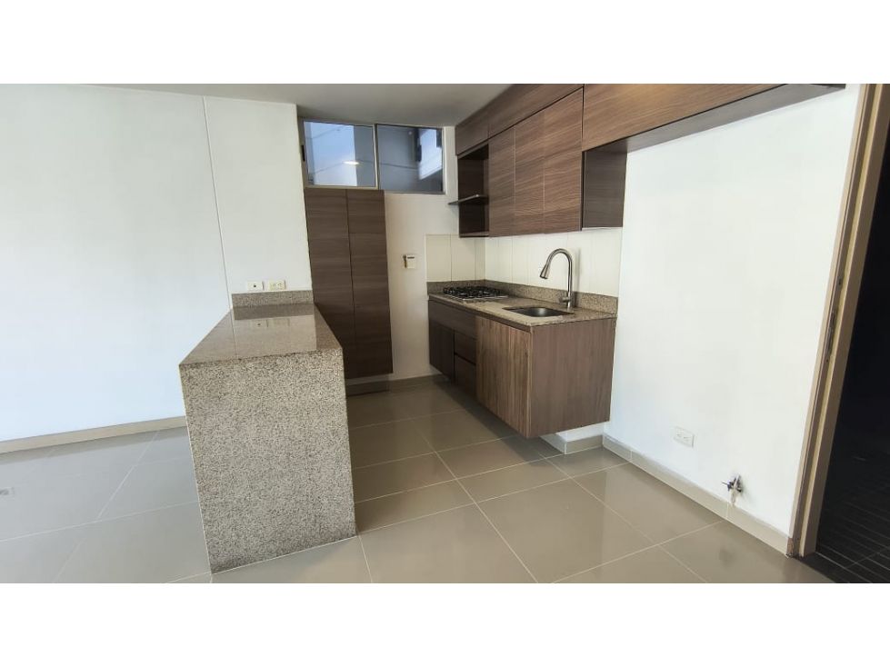 ARRIENDO APARTAMENTO LOMA DEL INDIO — foto 2
