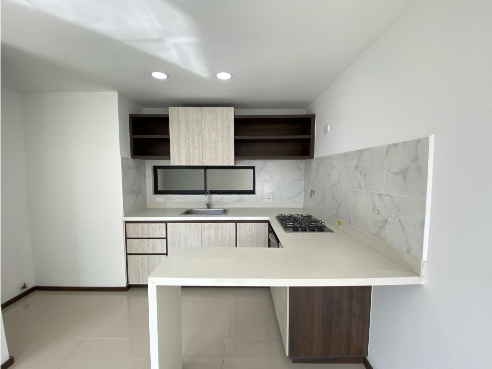 APARTAMENTO EN ARRIENDO LOS ALCAZARES SABANETA — foto 2