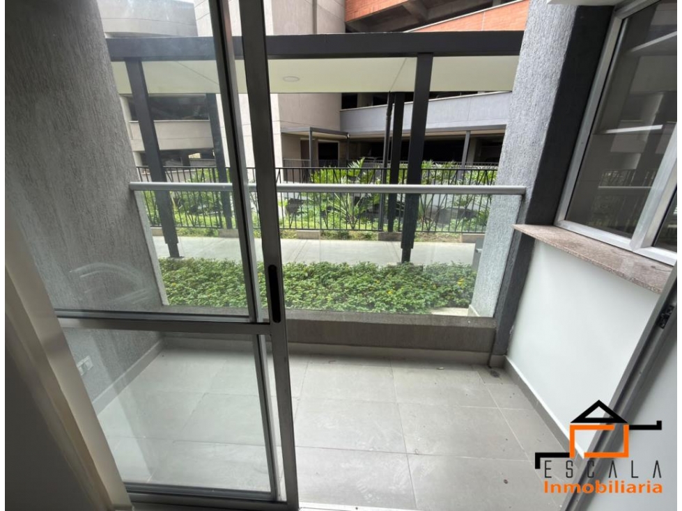 Arriendo Apartamento Loma de Los Bernal — foto 4