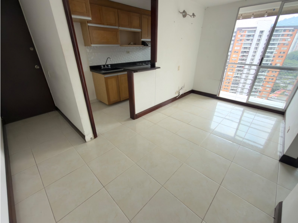 Arriendo apartamento Loma de los Bernal