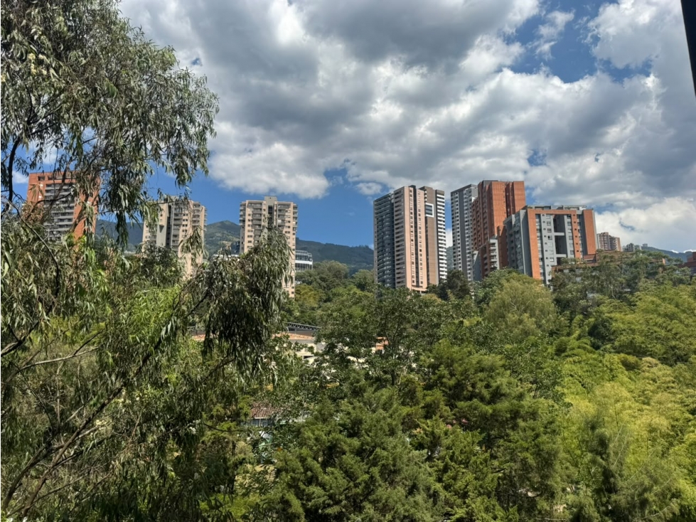 ARRIENDO APARTAMENTO POR EL TESORO — foto 4