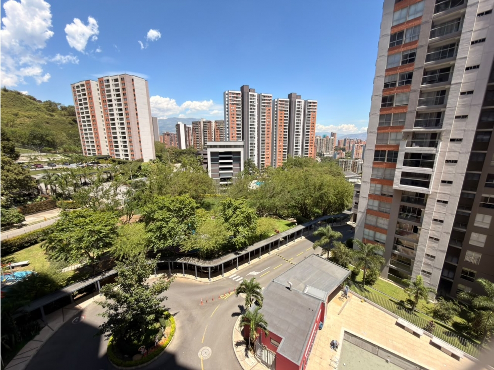 Arriendo Apartamento Loma de Los Bernal — foto 5