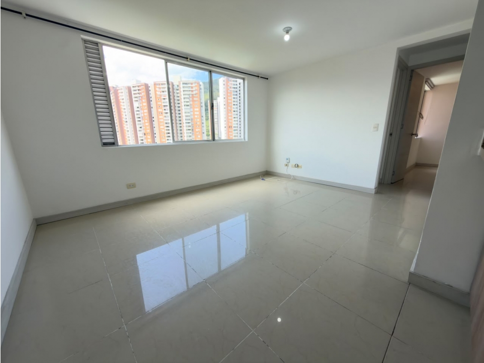 Arriendo Apartamento Loma de Los Bernal