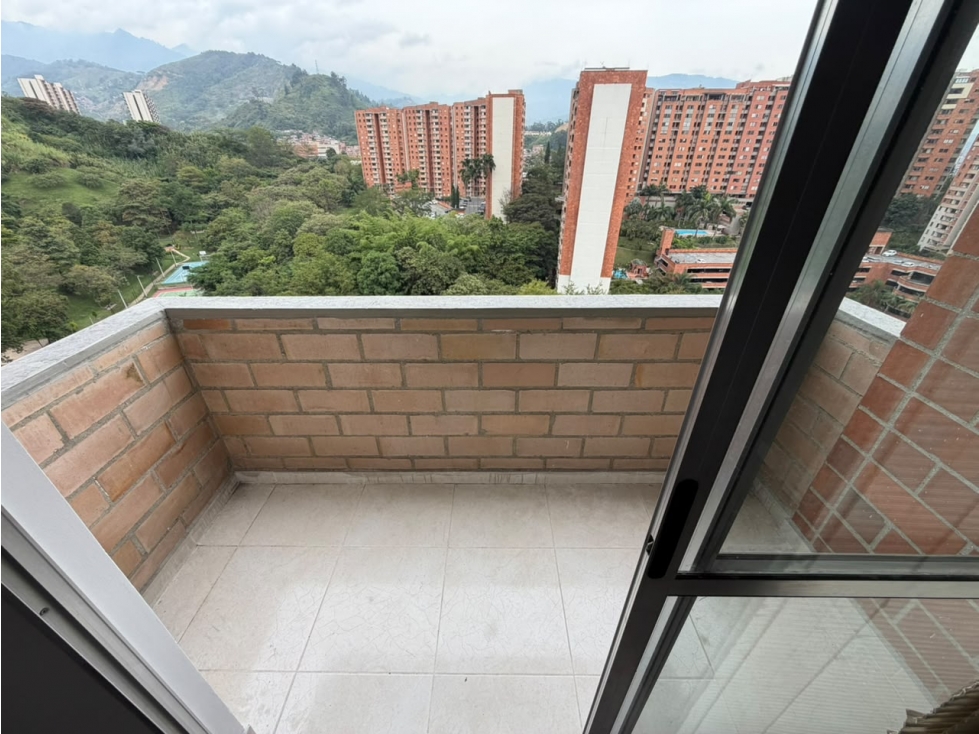 Arriendo apartamento Loma de los Bernal — foto 4
