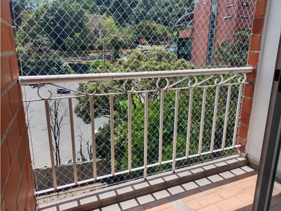 ARRIENDO APARTAMENTO POBLADO-CASTROPOL — foto 3