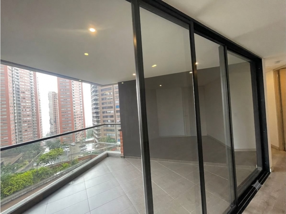 APARTAMENTO EN ARRIENDO EN LAS AV LAS PALMAS-POBLADO MEDELLIN — foto 2