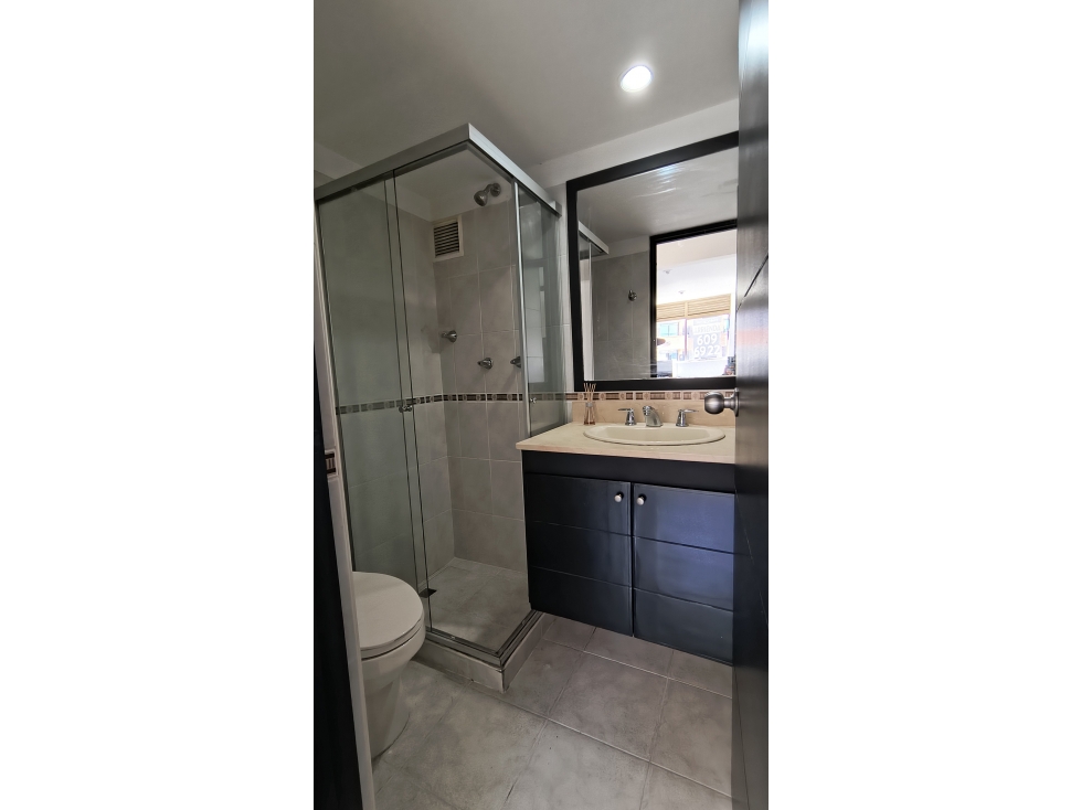 ARRIENDO APARTAMENTO POBLADO CASTROPOL — foto 2