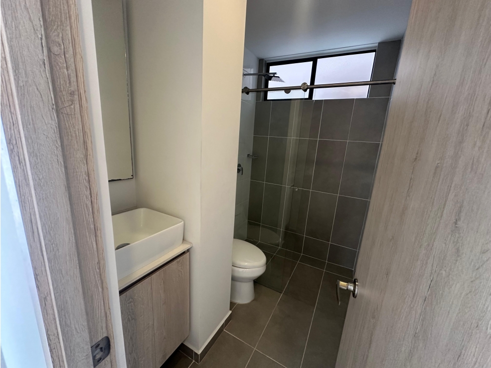 RENTO APARTAMENTO EN LA LOMA DE LAS BRUJAS — foto 6