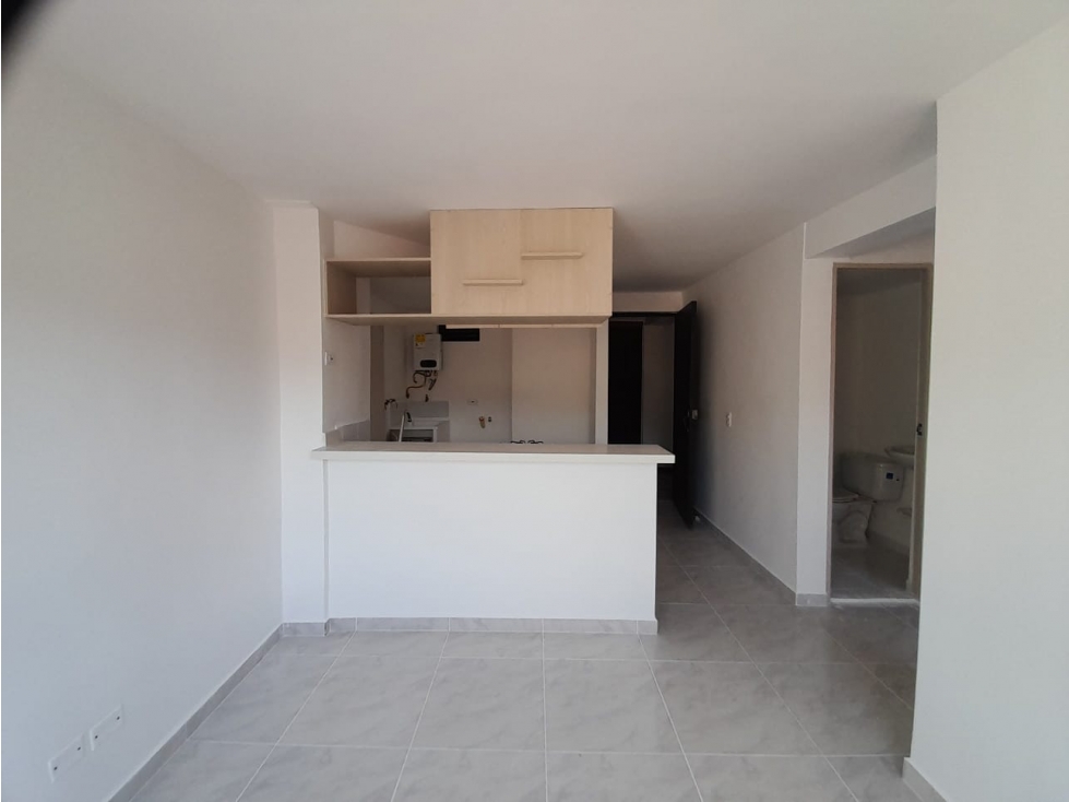 Apartamento en arriendo en barrio cristobal — foto 3