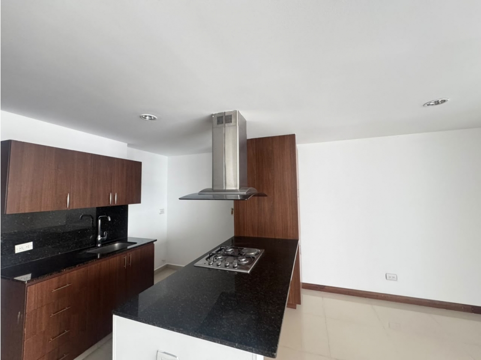 ARRIENDO APARTAMENTO EN LA LOMA DEL INDIO