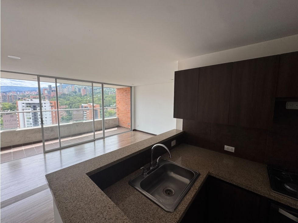 APARTAMENTO EN RENTA LOMA DEL ESMERALDAL. ENVIGADO — foto 2
