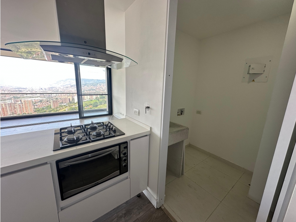 RENTO APARTAMENTO EN SABANETA PARTE ALTA CON EXCELENTE VISTA — foto 2