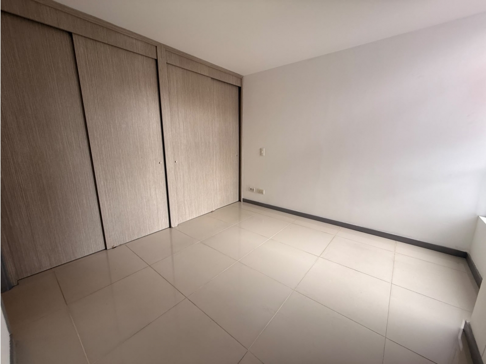 RENTO APARTAMENTO EN SABANETA PARTE PLANA CERCA A MAYORCA — foto 4
