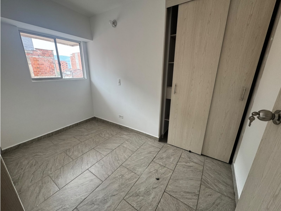 Apartamento en arriendo en Barrio cristobal — foto 5