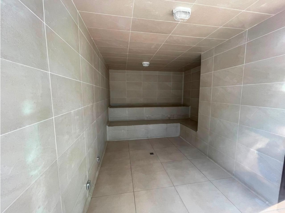 APARTAMENTO EN ARRIENDO EN CASTROPOOL — foto 2