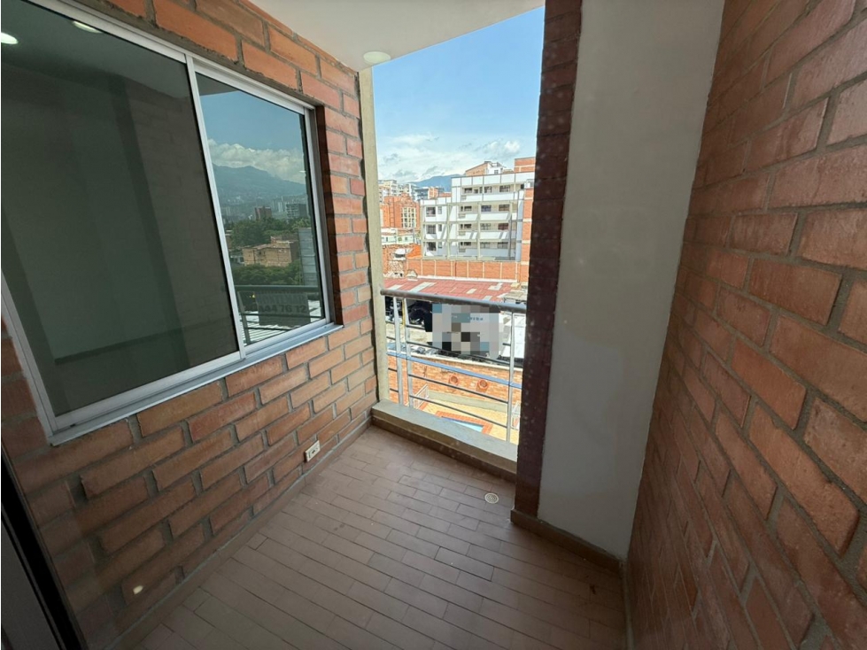 Apartaestudio en Arriendo en Laureles — foto 2