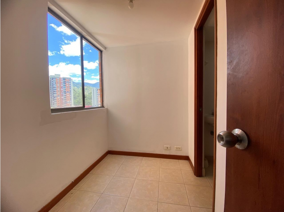 Apartamento en arriendo Laureles — foto 4
