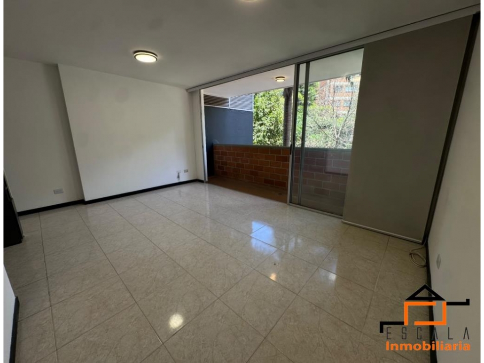 Arriendo Apartamento Loma de los Bernal — foto 3