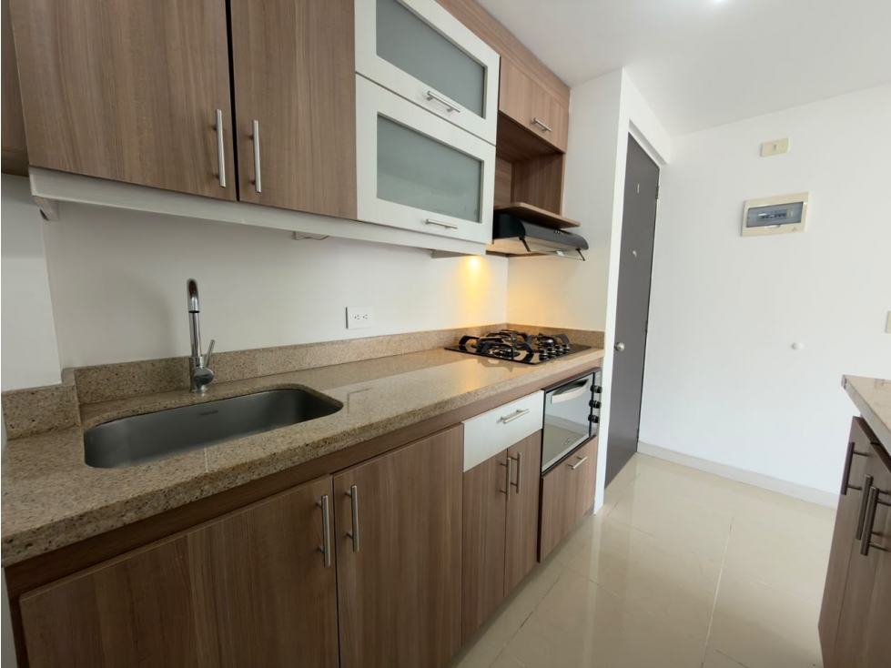 Arriendo apartamento Loma de los Bernal — foto 4