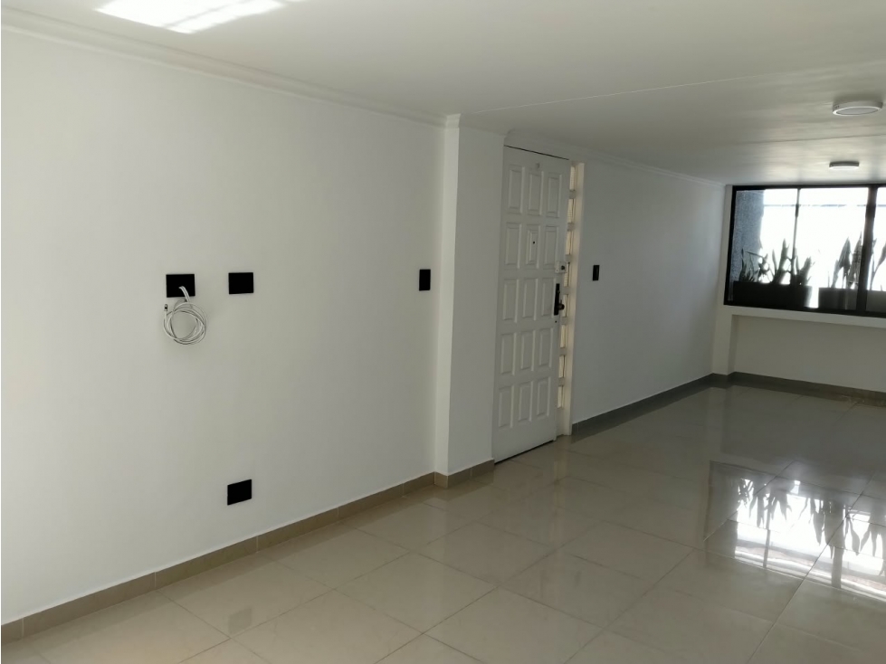 ARRIENDO APARTAMENTO LAS LOMAS — foto 2