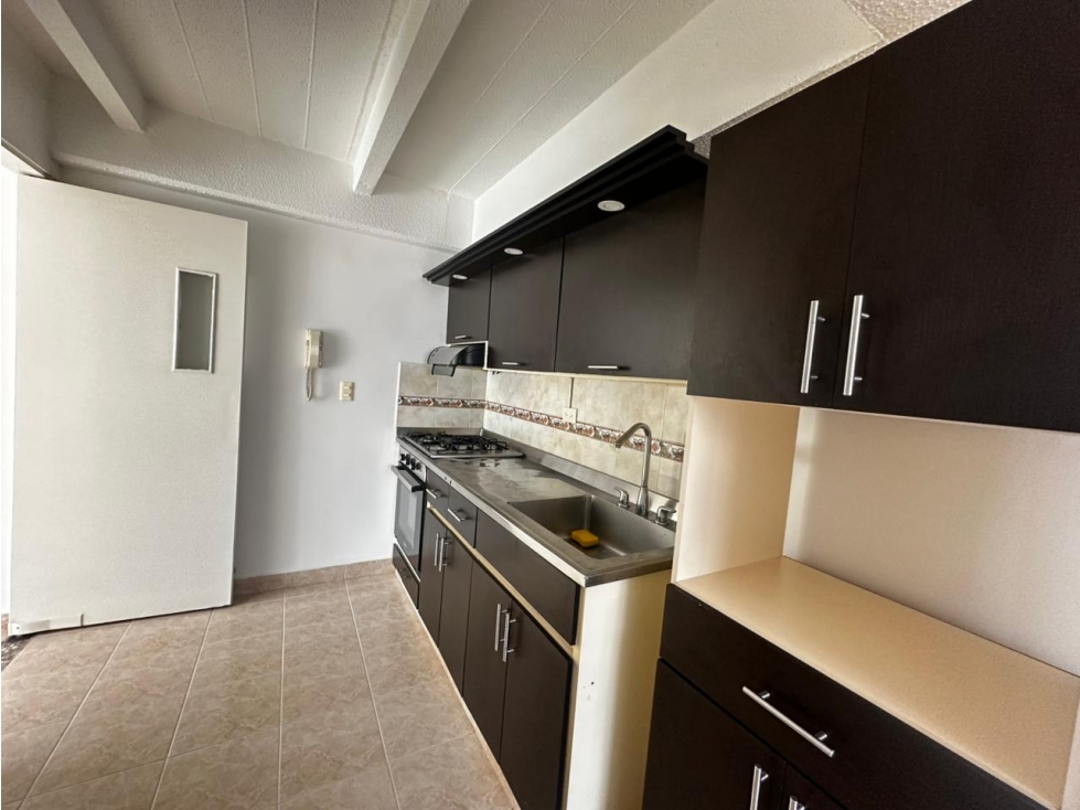 Arriendo apartamento Loma de los Bernal — foto 2