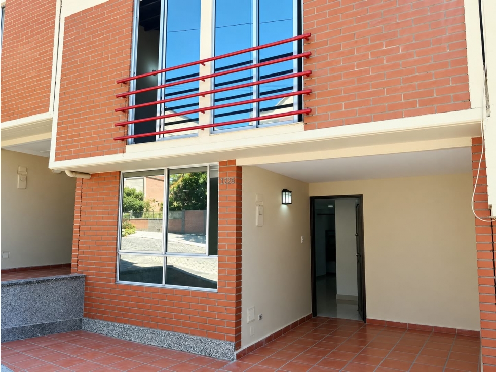 CASA EN ARRIENDO ROBLEDO