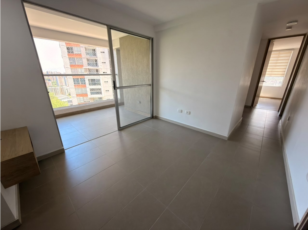 Arriendo Apartamento Loma de Los Bernal — foto 3