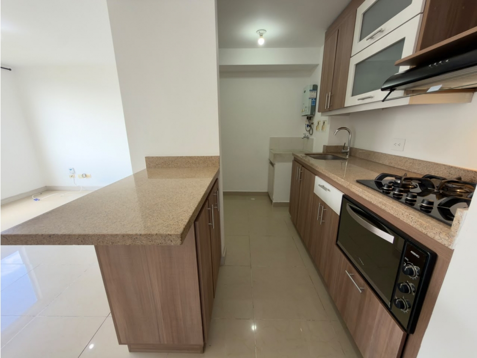 Arriendo Apartamento Loma de Los Bernal — foto 4