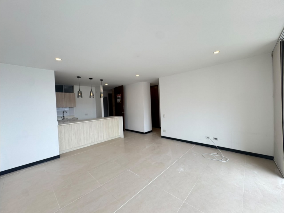 ARRIENDO APARTAMENTO POR EL TESORO — foto 6