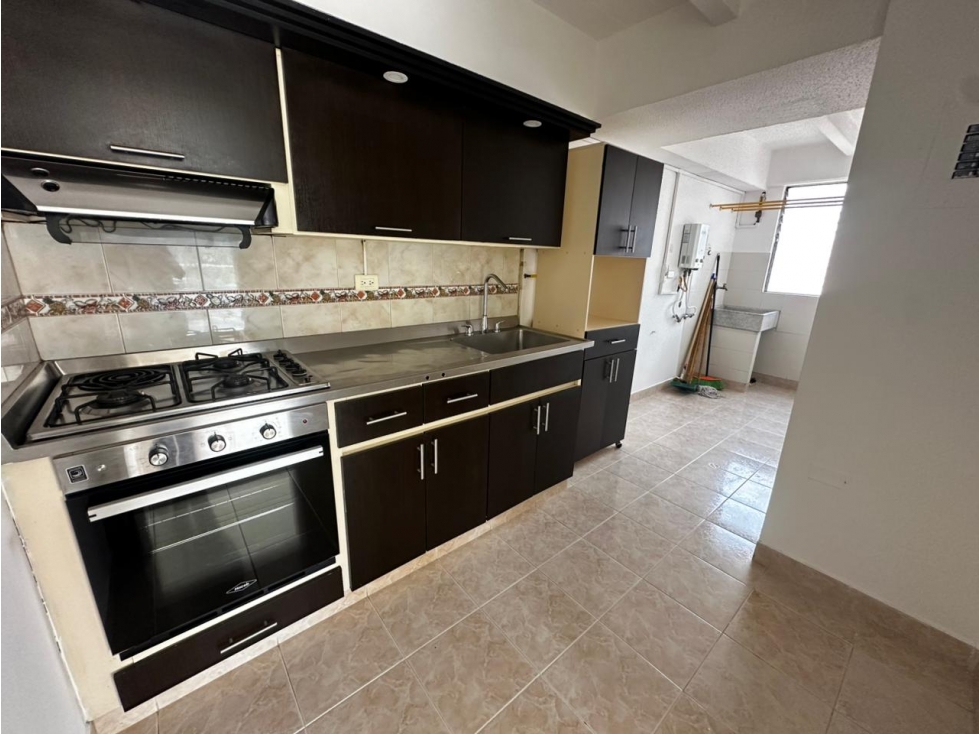 Arriendo apartamento Loma de los Bernal — foto 2