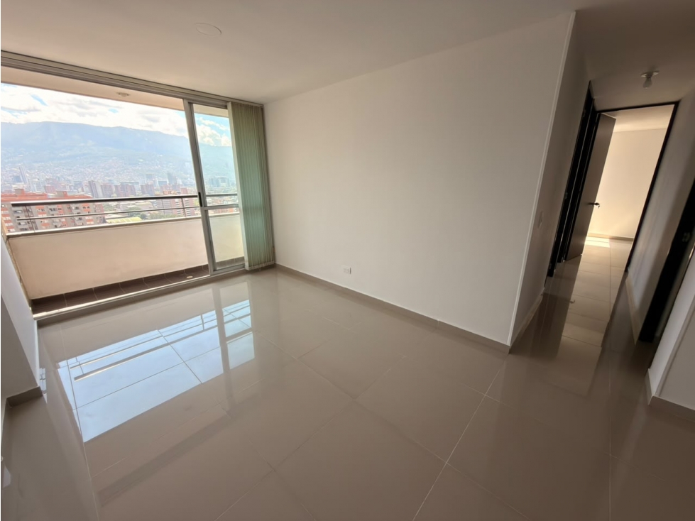 Arriendo Apartamento En Los Colores — foto 2