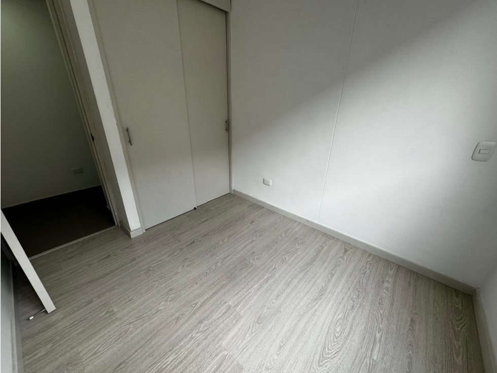 Arriendo apartamento Loma de los Bernal — foto 5