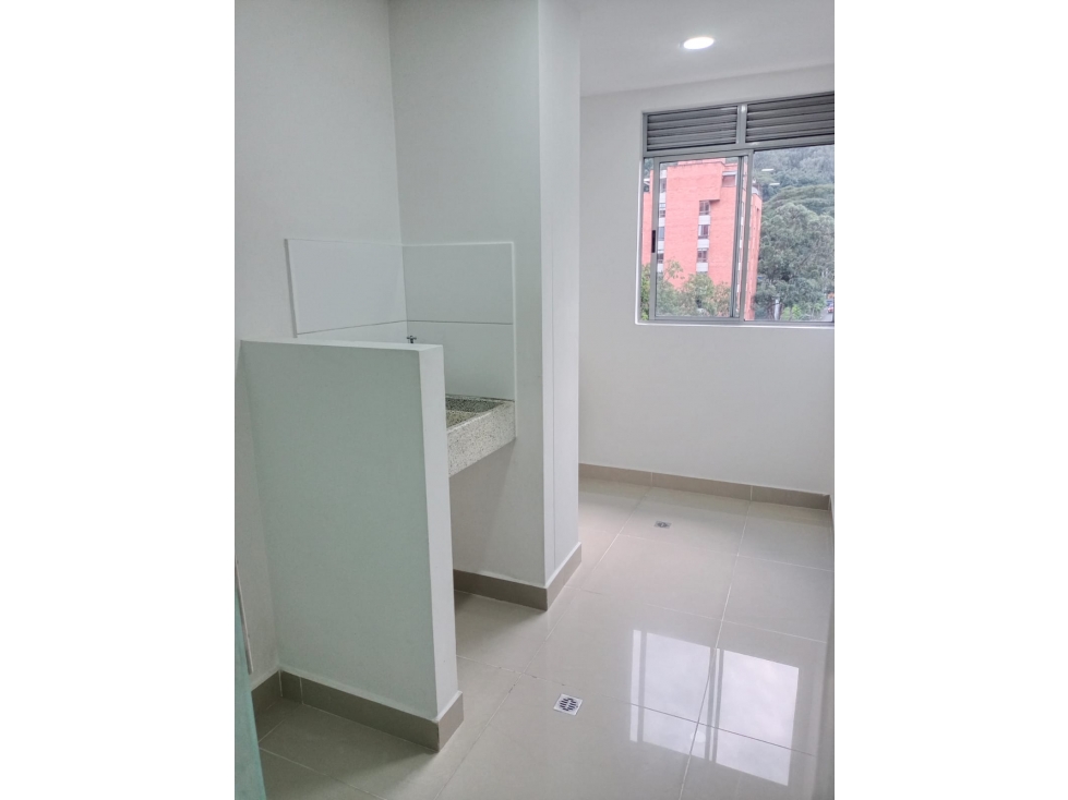 APARTAMENTO EN ARRIENDO EN CASTROPOOL — foto 2