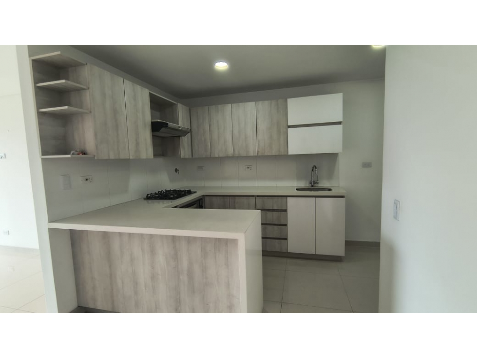 ARRIENDO APARTAMENTO POBLADO SAN DIEGO — foto 2