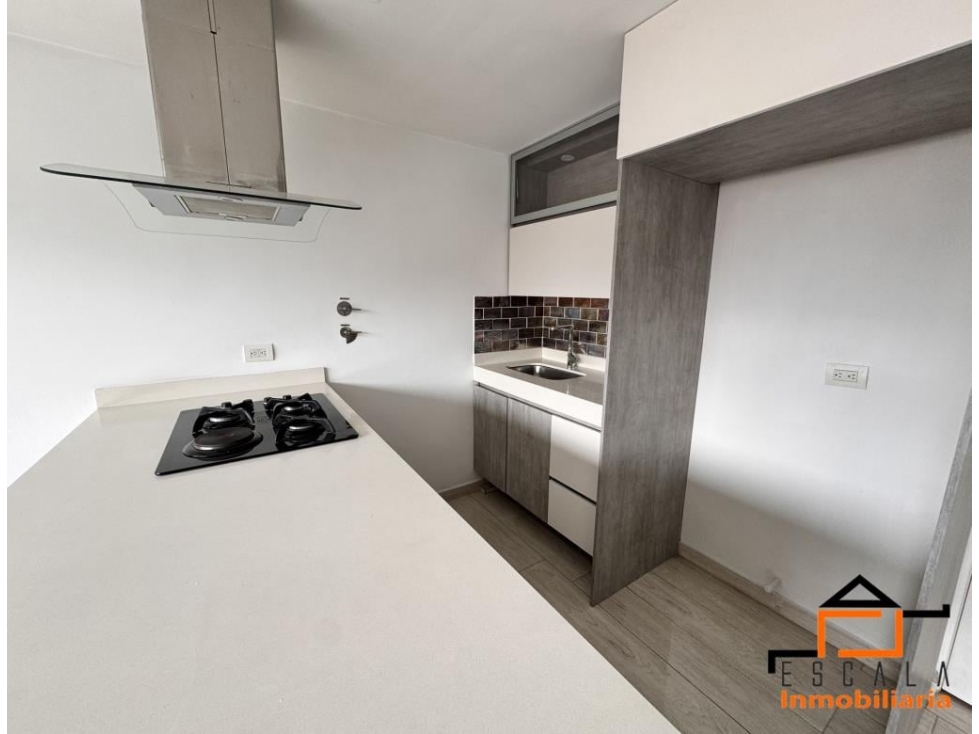 Arriendo apartamento Loma de los Bernal — foto 3