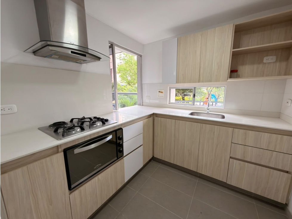 Arriendo apartamento Loma de los Bernal — foto 2