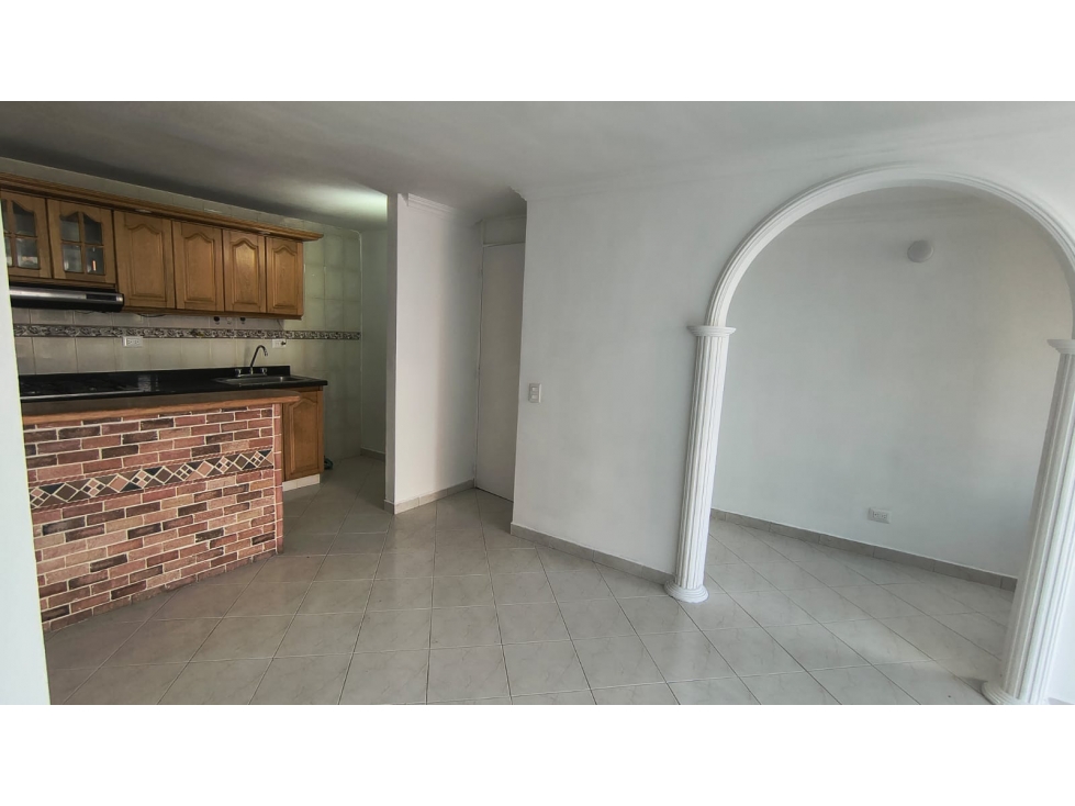 ARRIENDO APARTAMENTO POBLADO CASTROPOL — foto 2
