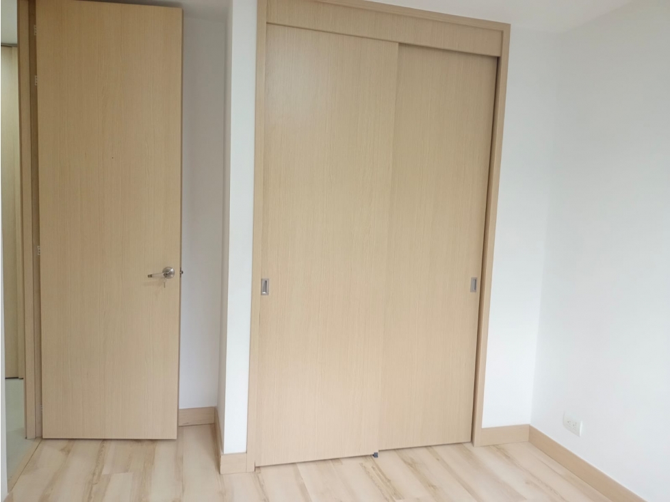 APARTAMENTO EN ARRIENDO EN CASTROPOOL — foto 5
