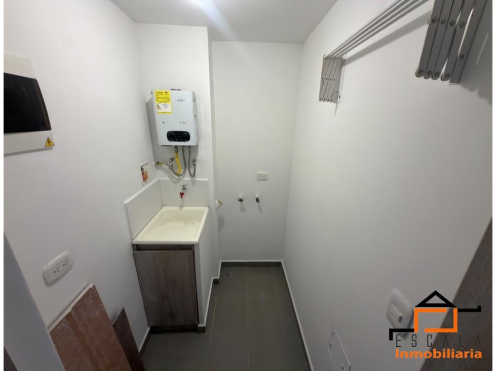Arriendo Apartamento Loma de Los Bernal — foto 6