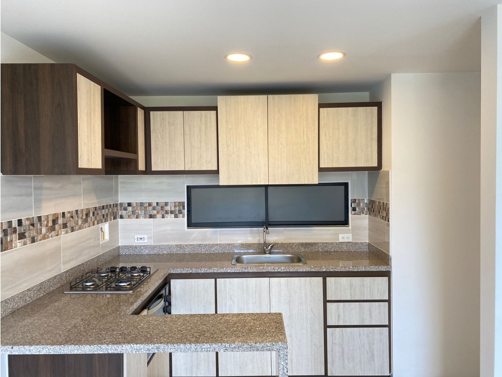 APARTAMENTO EN ARRIENDO EN EL SECTOR EL CARMELO. — foto 2