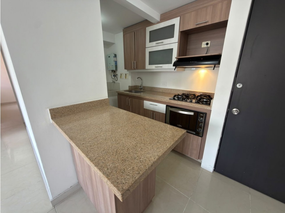 Arriendo Apartamento Loma de Los Bernal — foto 3