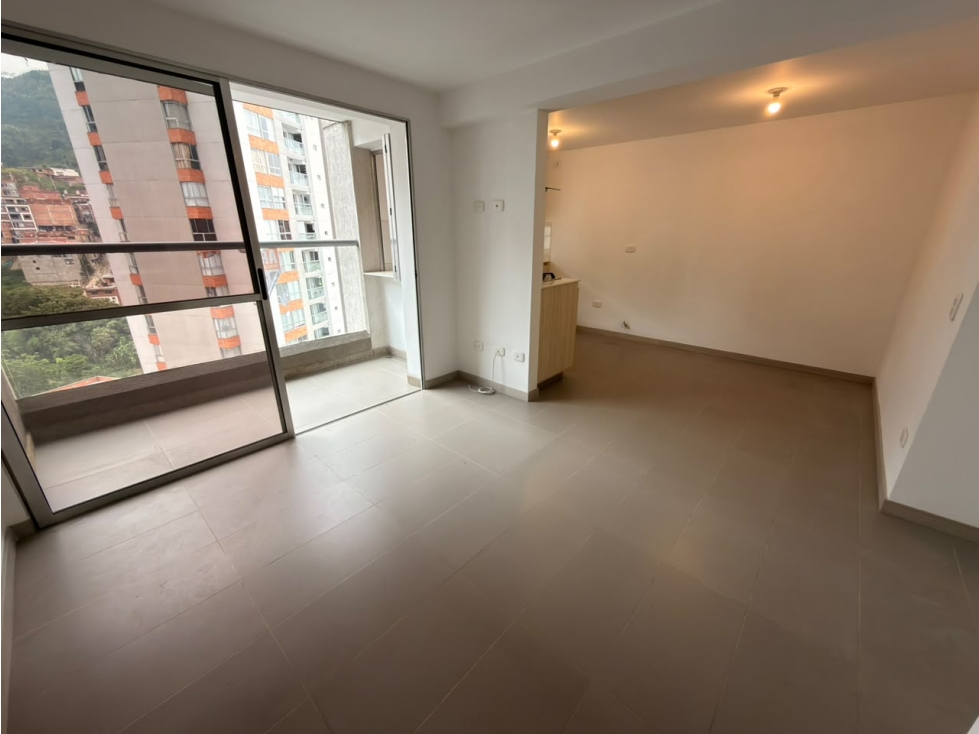 Arriendo Apartamento Loma de Los Bernal — foto 6