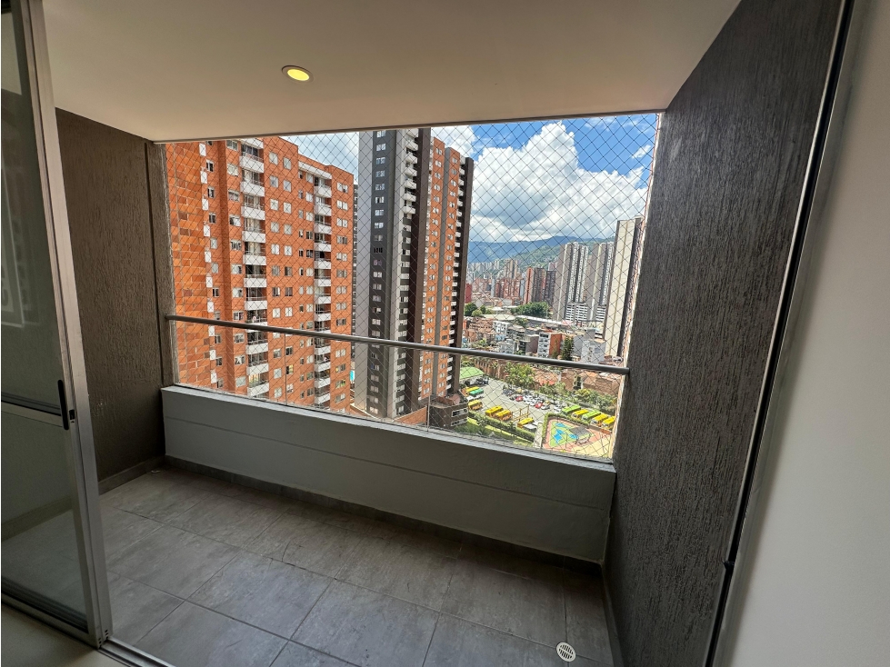 RENTO APARTAMENTO EN SABANETA PARTE PLANA — foto 3