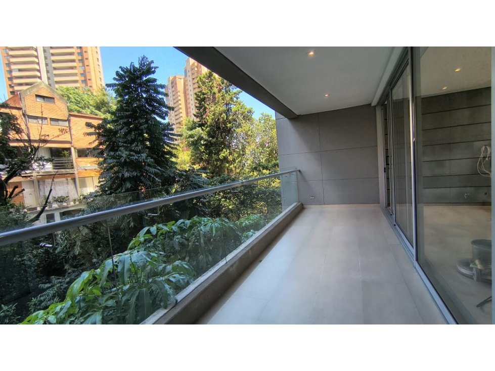 ARRIENDO APARTAMENTO POBLADO - EL TESORO